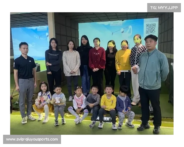 亲子高尔夫:打造家庭互动新体验,培养孩子运动兴趣与团队协作精神 亲子高尔夫:打造家庭互动新体验,培养孩子运动兴趣与团队协作精神